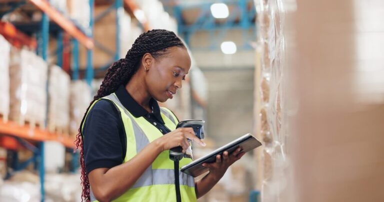 Checking-supply-chain-organization-768x405